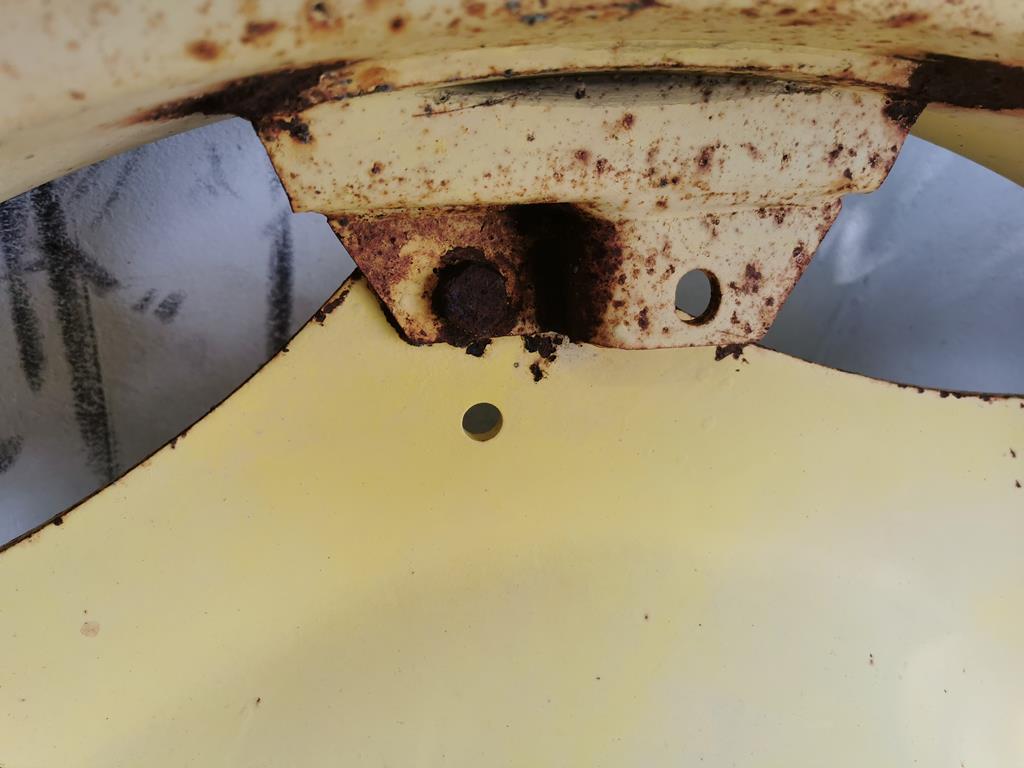 Koła 12,4R46 - obrazek 8