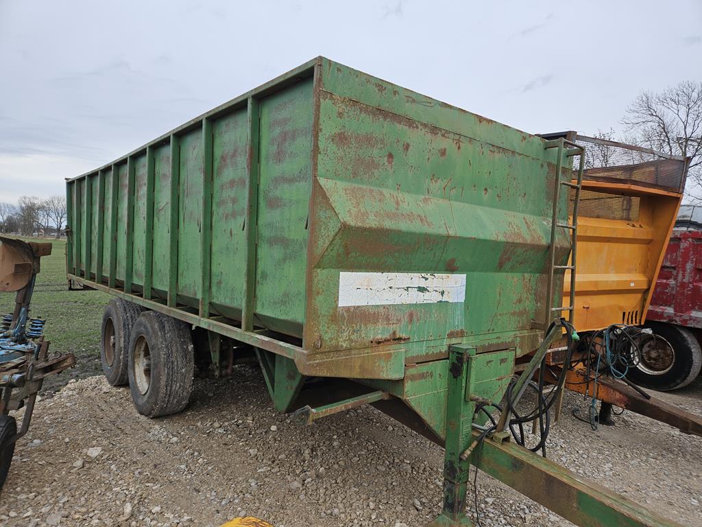 Przyczepa rolnicza wywrotka