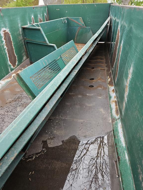 07 Przyczepa skorupowa rolnicza Bailey