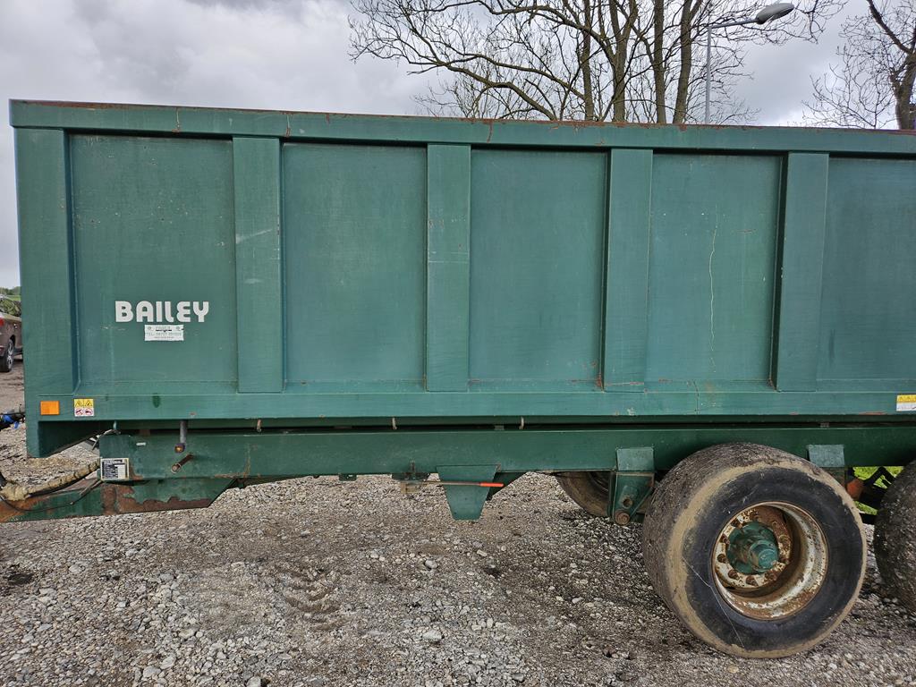 09 Przyczepa skorupowa rolnicza Bailey