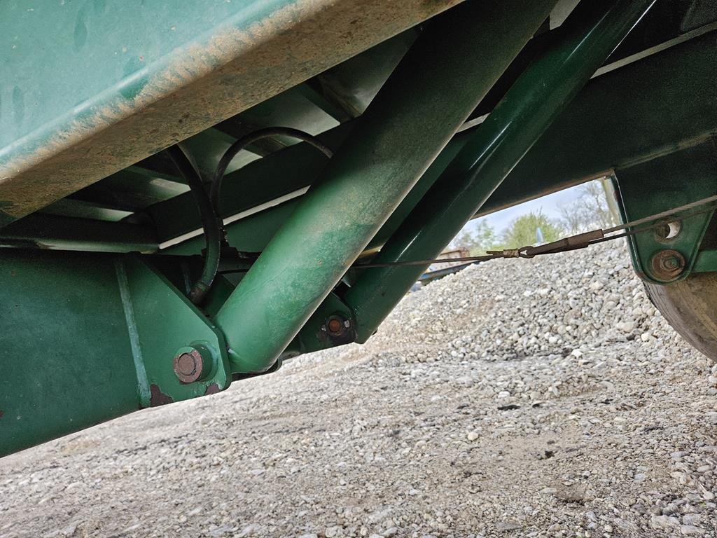 11 Przyczepa skorupowa rolnicza Bailey