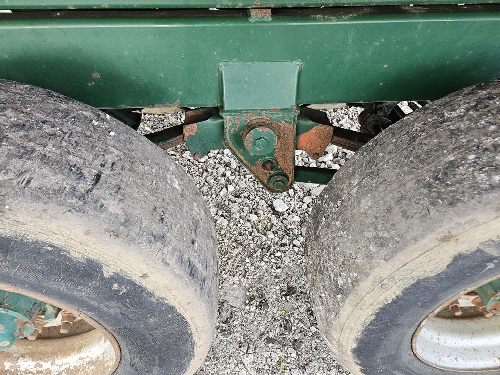 14 Przyczepa skorupowa rolnicza Bailey