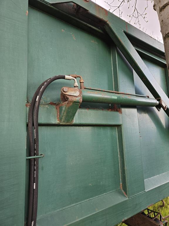 15 Przyczepa skorupowa rolnicza Bailey