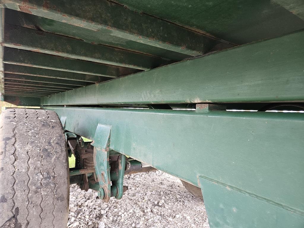 23 Przyczepa skorupowa rolnicza Bailey