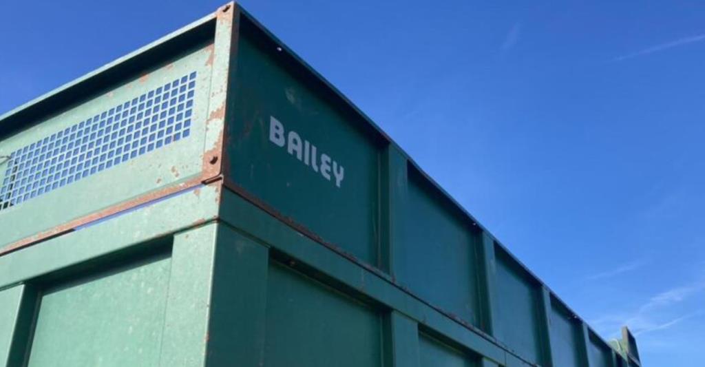 29 Przyczepa skorupowa rolnicza Bailey