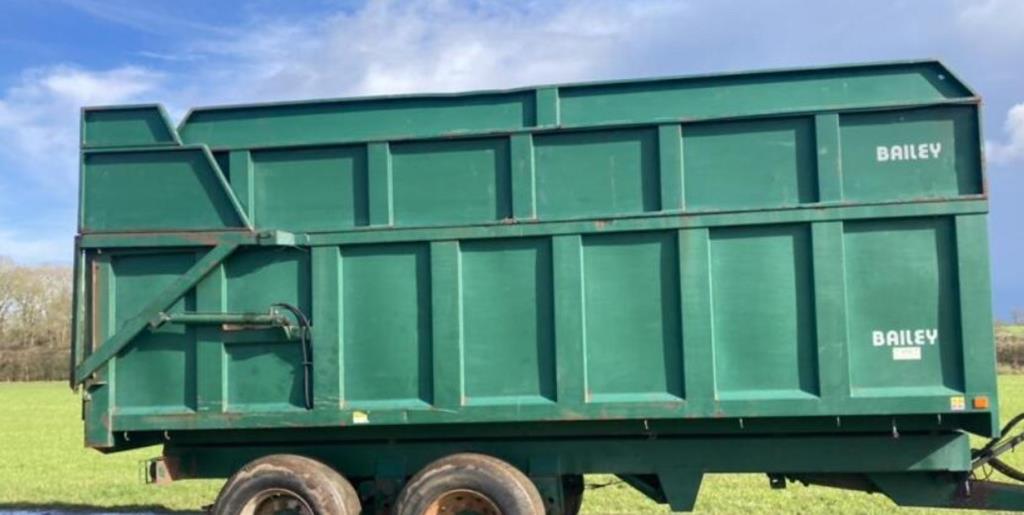 30 Przyczepa skorupowa rolnicza Bailey