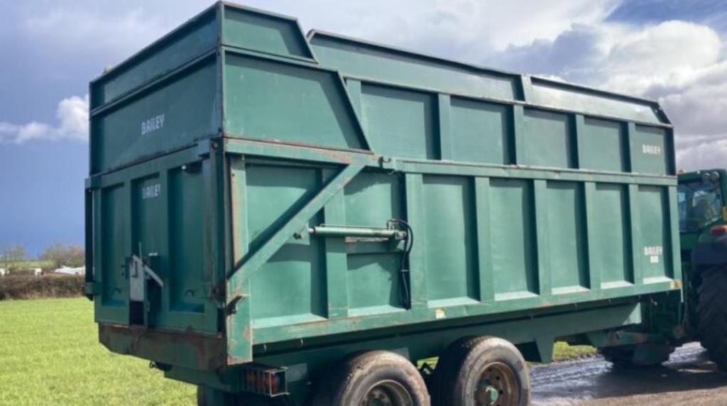 31 Przyczepa skorupowa rolnicza Bailey