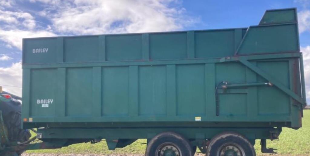 35 Przyczepa skorupowa rolnicza Bailey