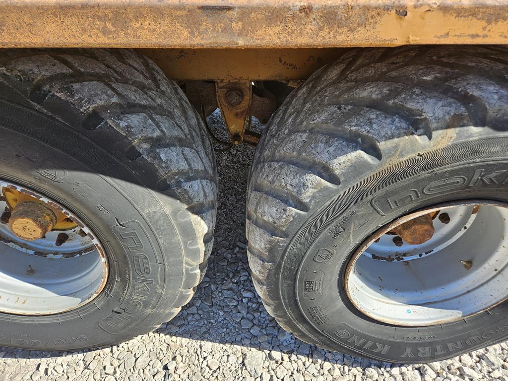 13 Przyczepa rolnicza używana Richard Western