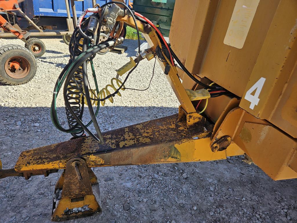 19 Przyczepa rolnicza używana Richard Western