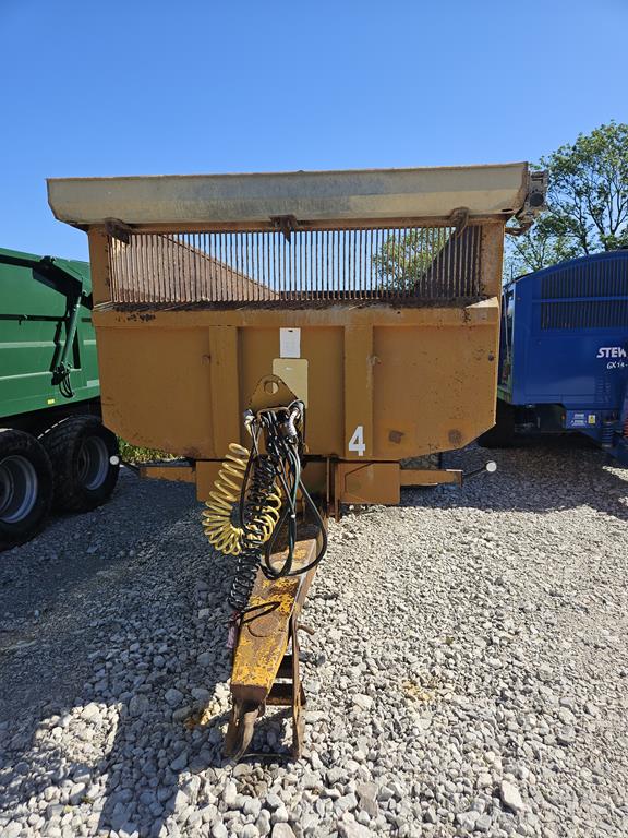 28 Przyczepa rolnicza używana Richard Western