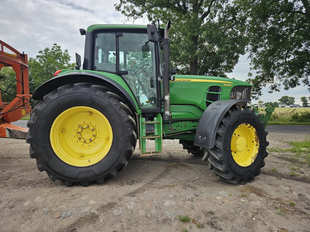 Ciągnik John Deere 6930