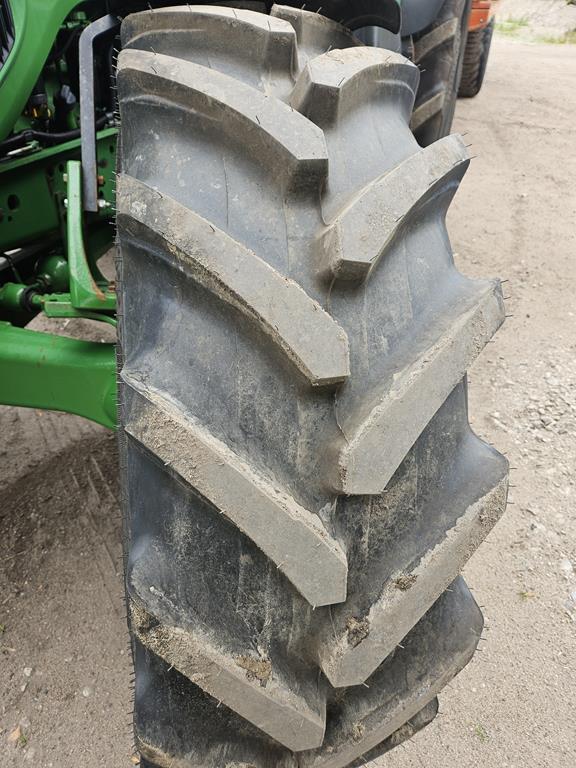 05 Ciągnik John Deere 6930