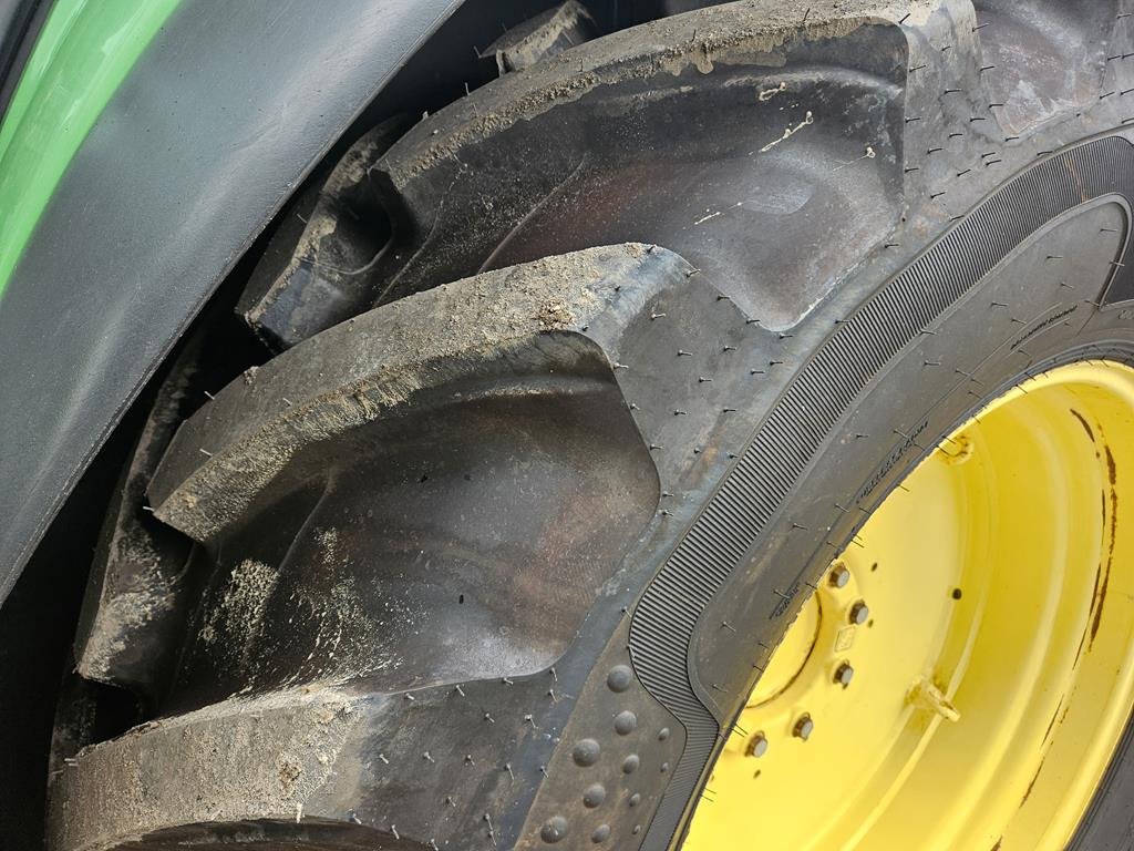 09 Ciągnik John Deere 6930