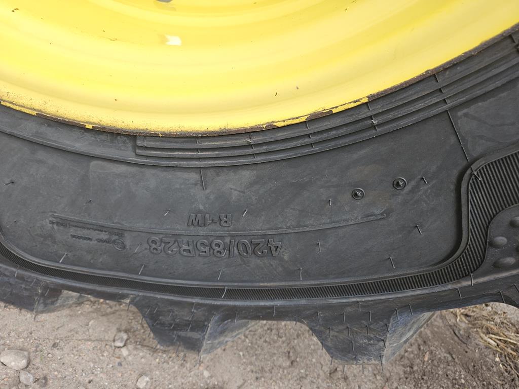 10 Ciągnik John Deere 6930