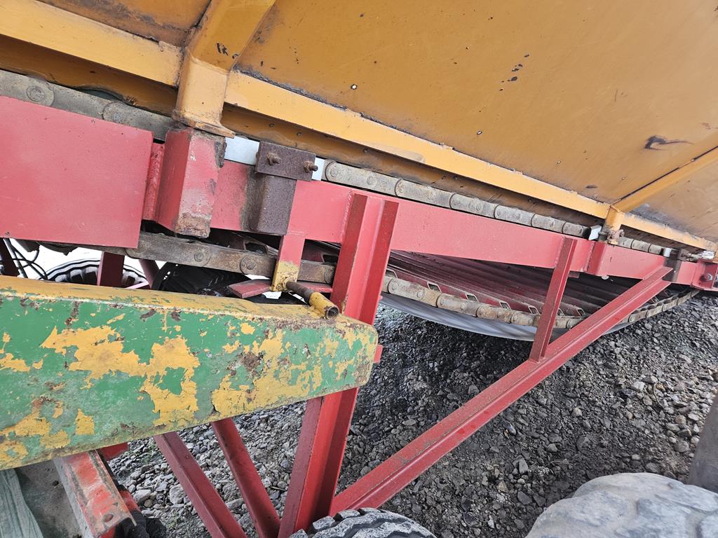 12 Miedema kosz przyjęciowy