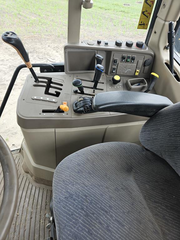 15 Ciągnik John Deere 6930