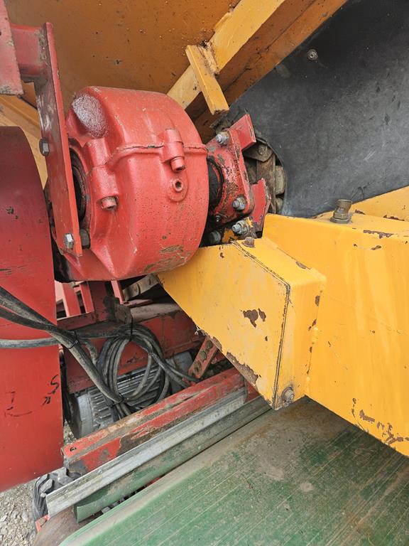 16 Miedema kosz przyjęciowy