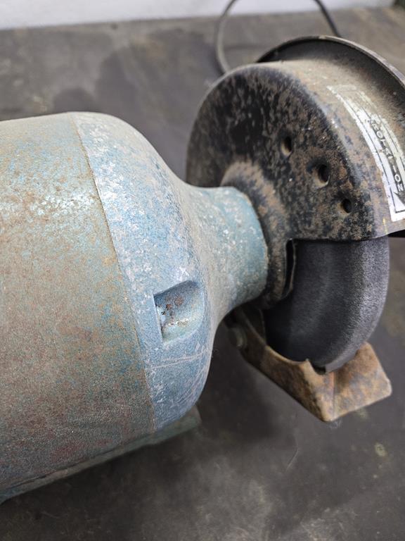 8 Szlifierka dwutarczowa