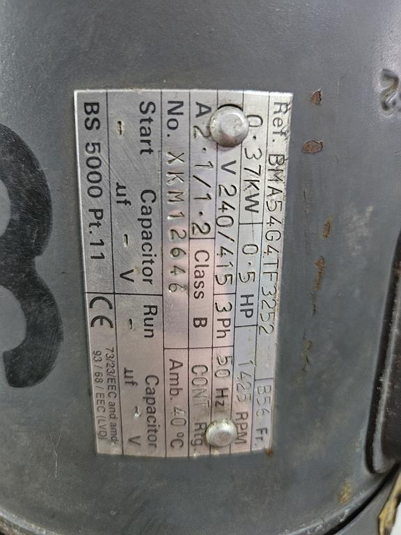 06 Wiertarka kolumnowa z imadłem