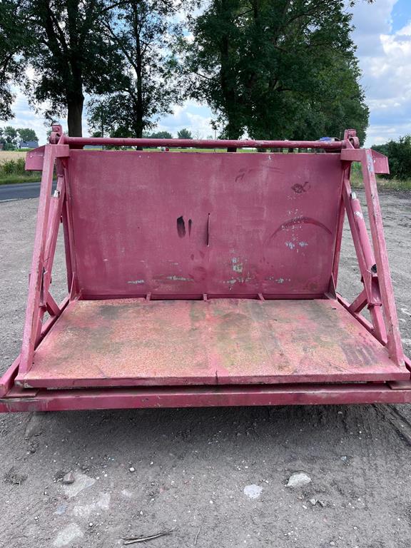 2 Hydrauliczna wywrotnica do skrzyniopalet