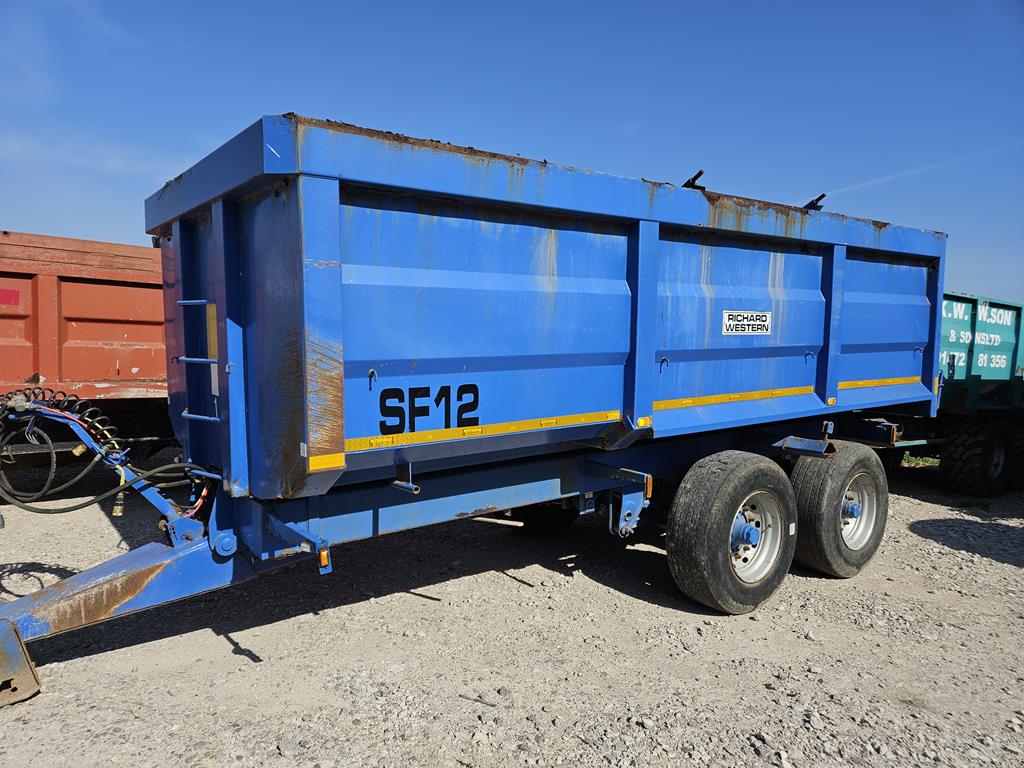 02 Przyczepa Richard Western rolnicza