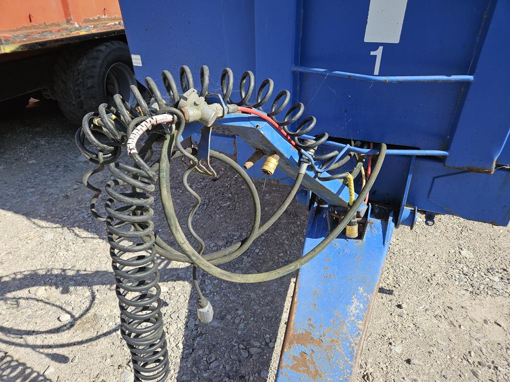 04 Przyczepa Richard Western rolnicza