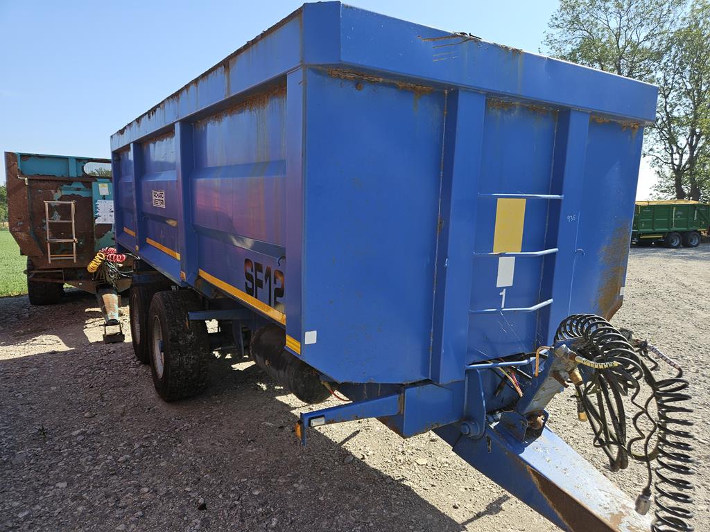 06 Przyczepa Richard Western rolnicza