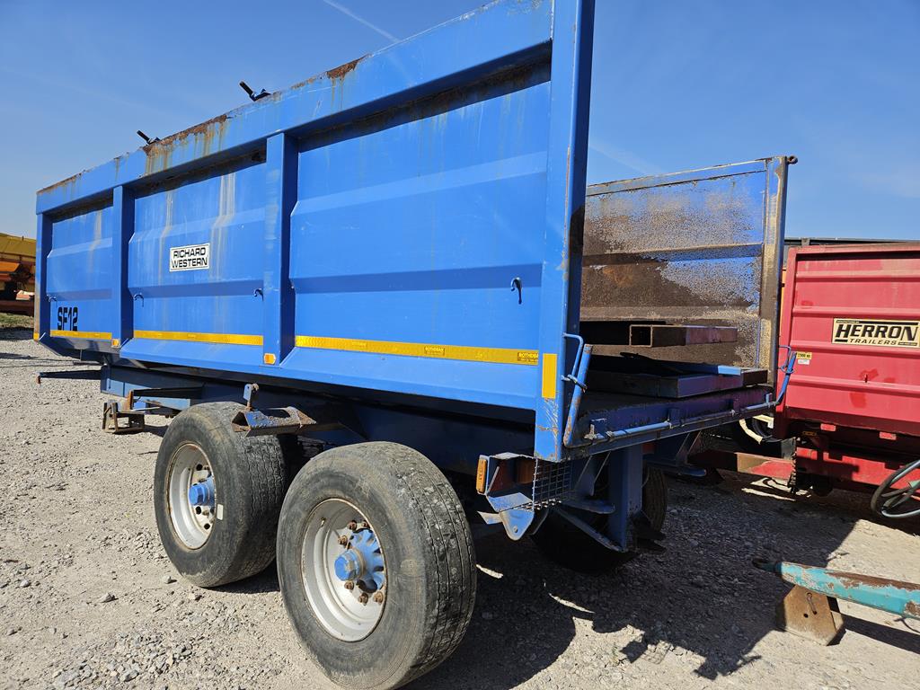 18 Przyczepa Richard Western rolnicza