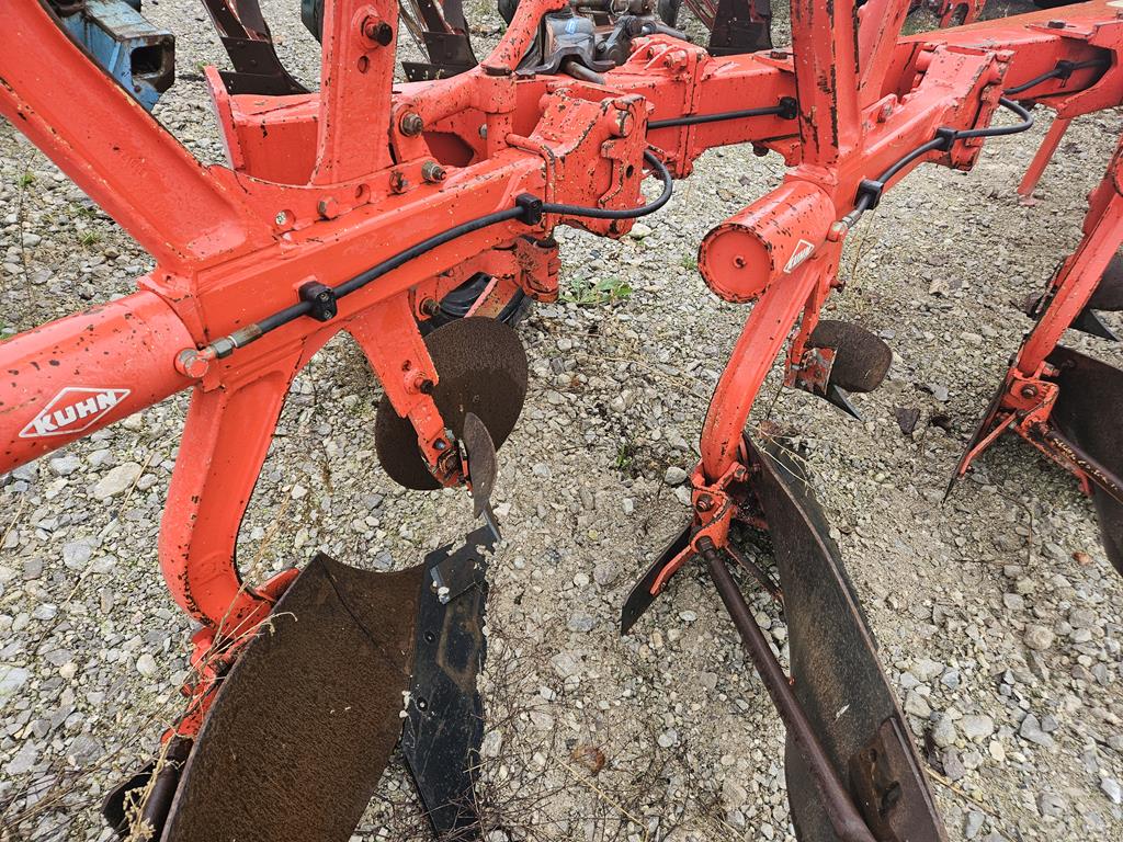 14 Pług Kuhn 5+1