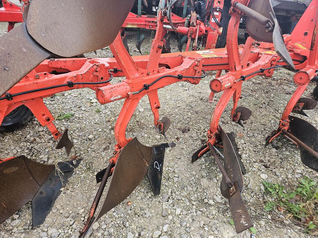 15 Pług Kuhn 5+1