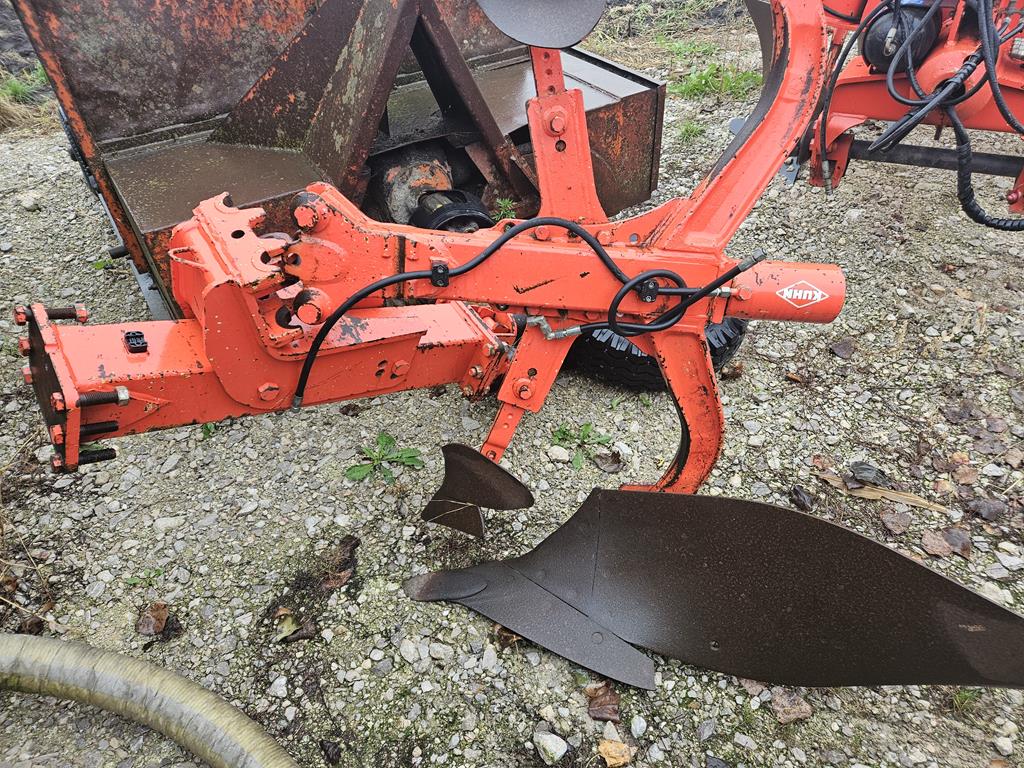 22 Pług Kuhn 5+1
