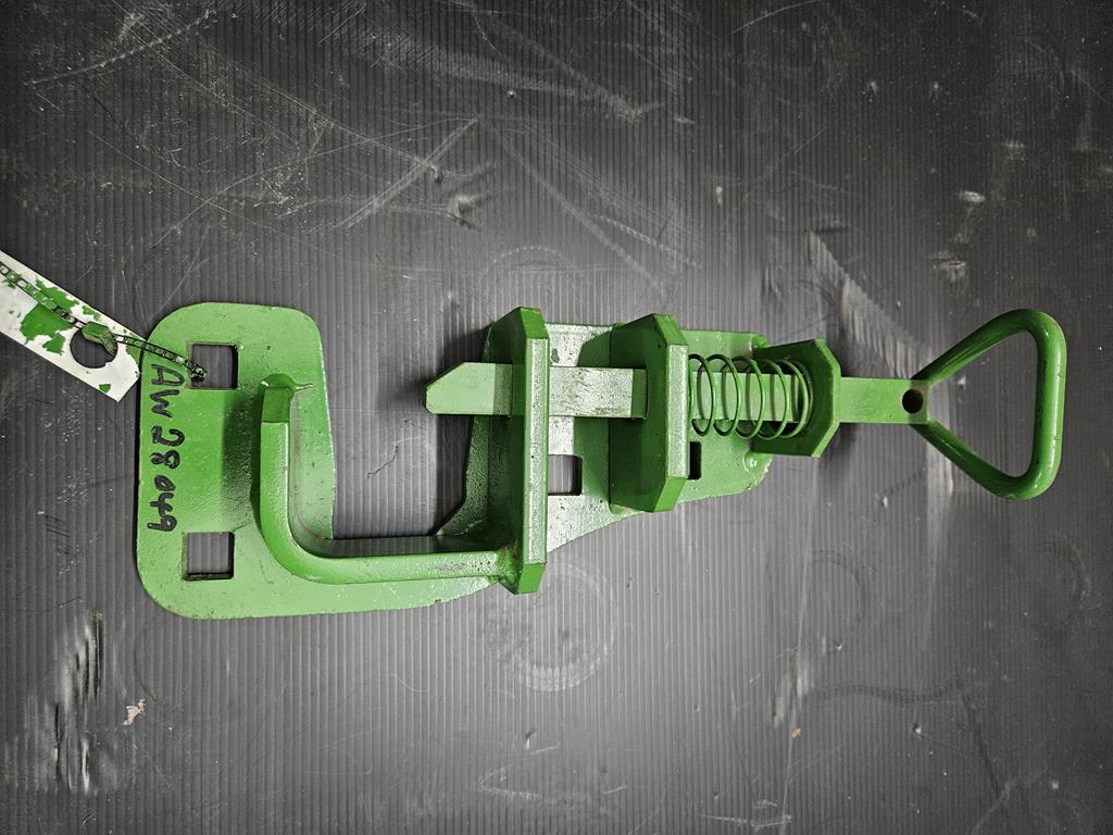 Zatrzask AW28049 John Deere