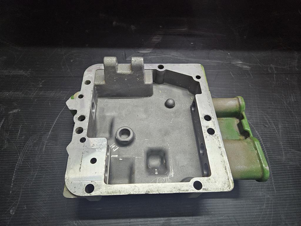 10 Pokrywa L76182 John Deere