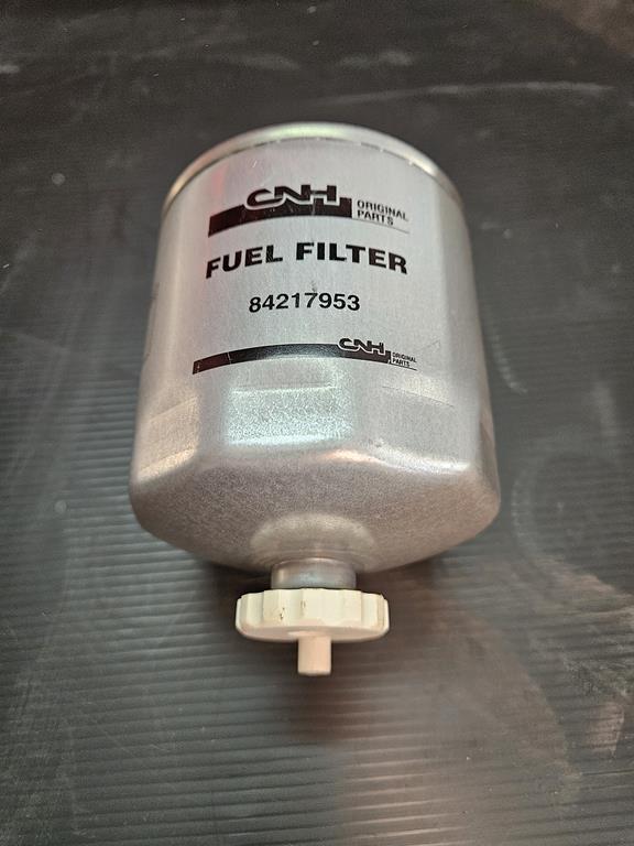 2 Filtr paliwa 84217953