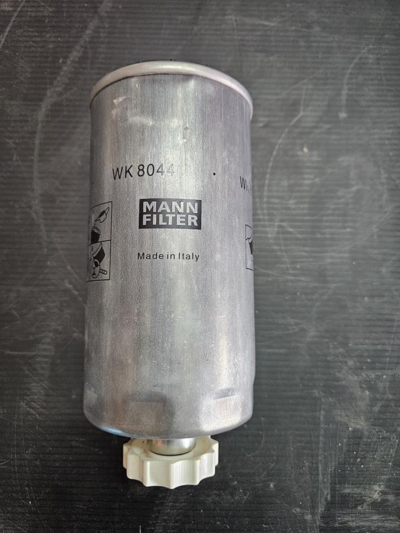 2 Filtr paliwa WK8044