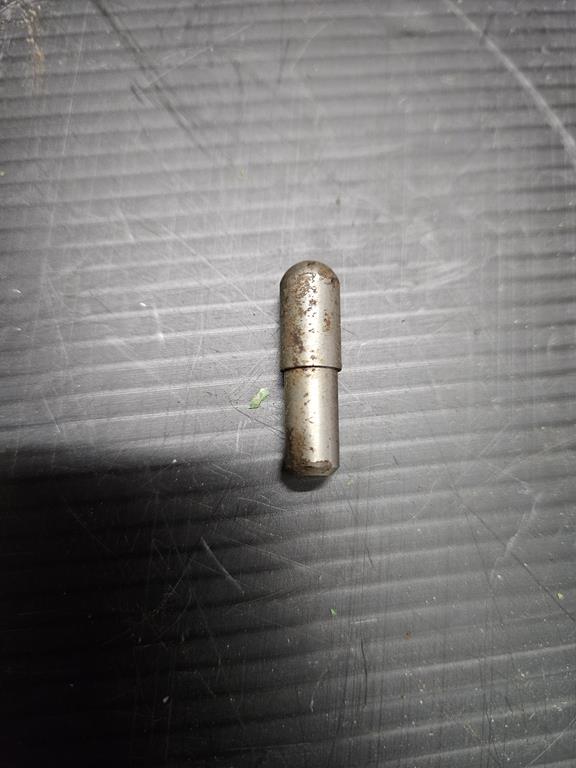 2 Sworzeń L79132 John Deere