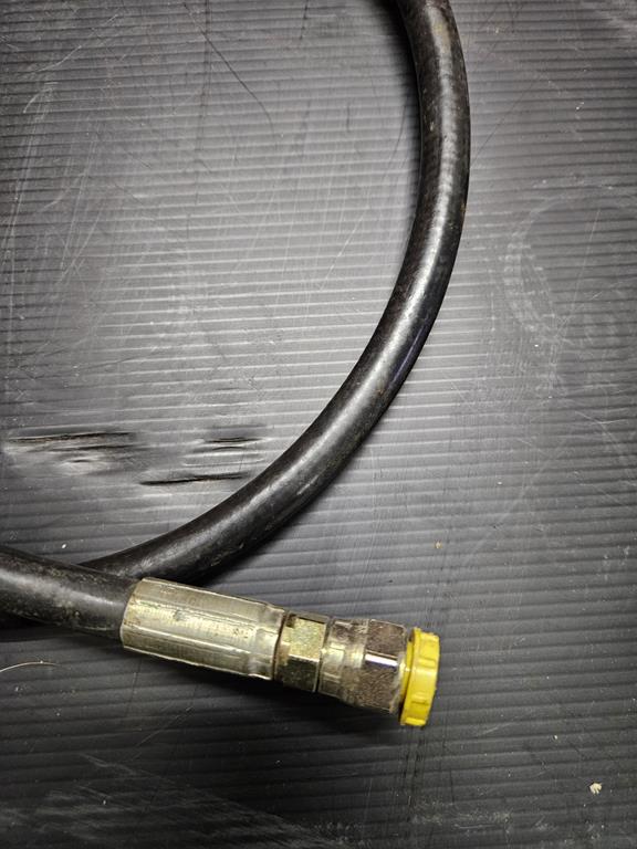 2 Wąż hydrauliczny AZ55992