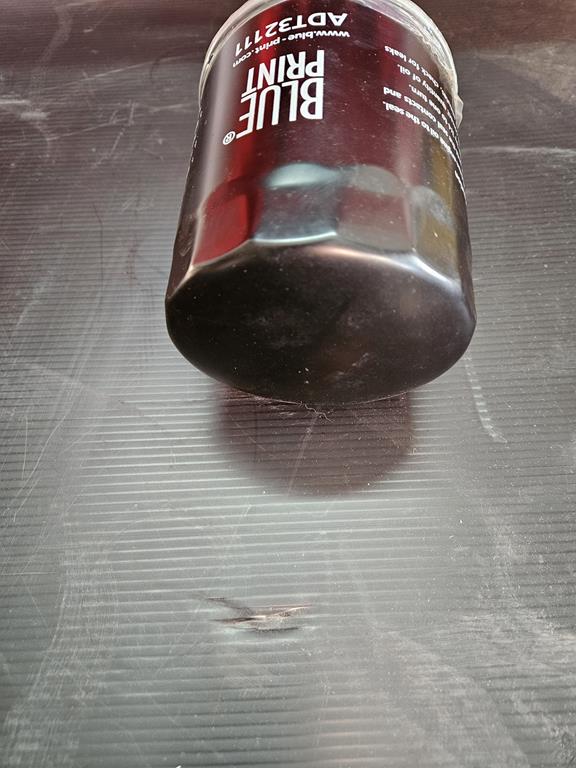 3 Filtr oleju ADT32111