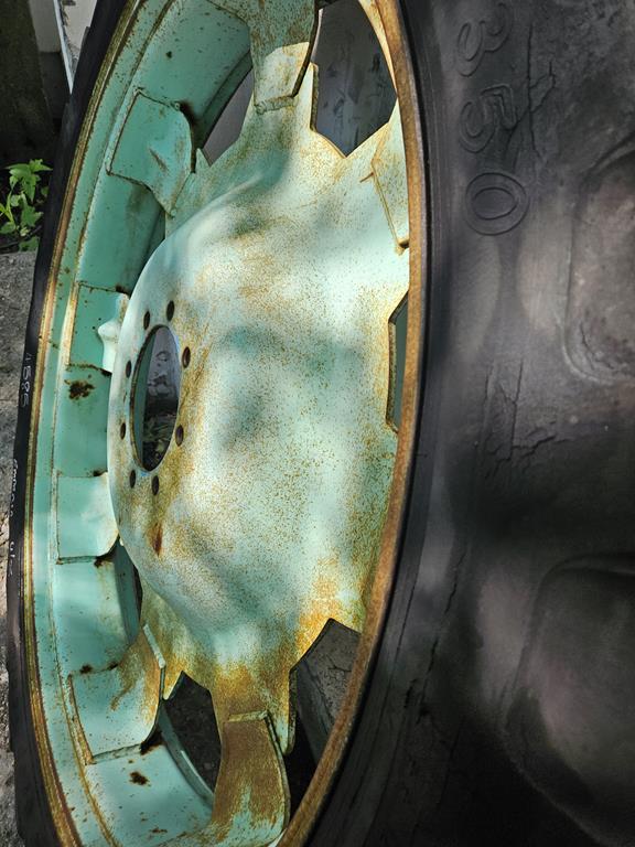 08 Koła uprawowe rolnicze 11.2R48