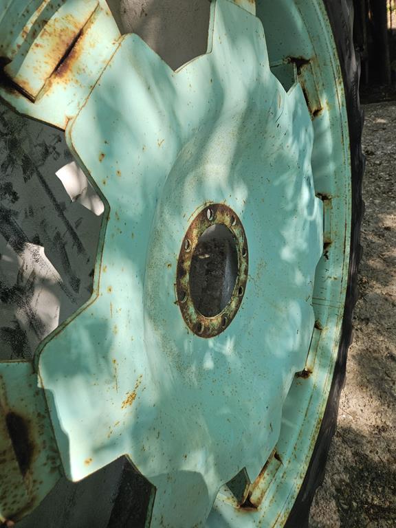 09 Koła uprawowe rolnicze 11.2R48