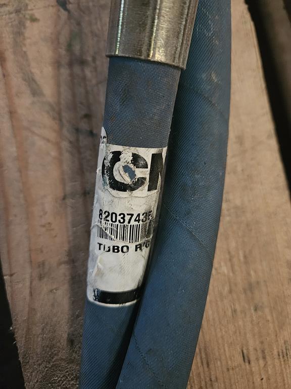 1 Przewód hydrauliczny 82037435