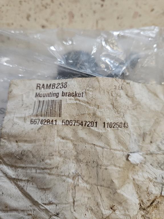 1 Uchwyt montażowy RAMB238