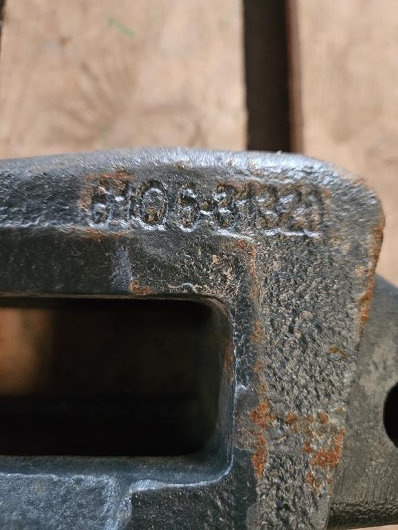 2 Adapter zęba łyżki 6106-31320