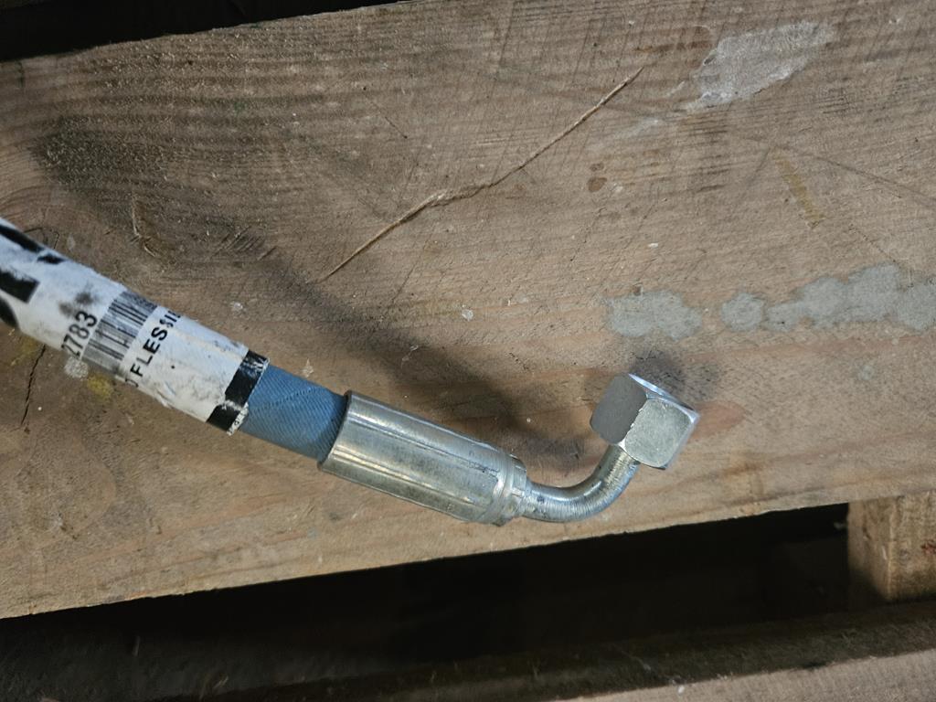 4 Przewód hydrauliczny 87302783