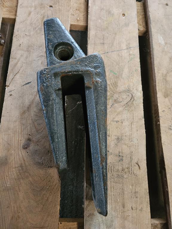 5 Adapter zęba łyżki 6106-31320