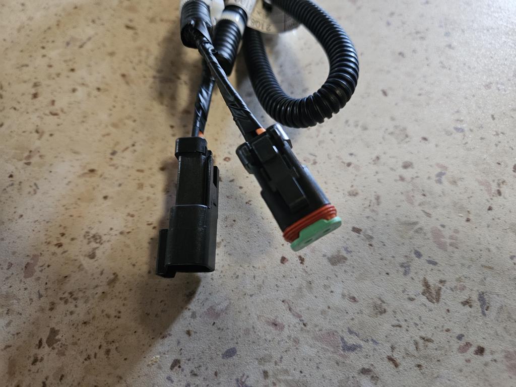 6 Wiązka elektryczna 21Q8-23100