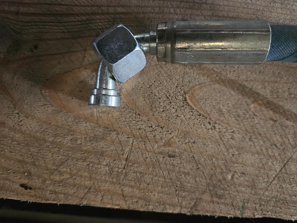 7 Przewód hydrauliczny 87302783