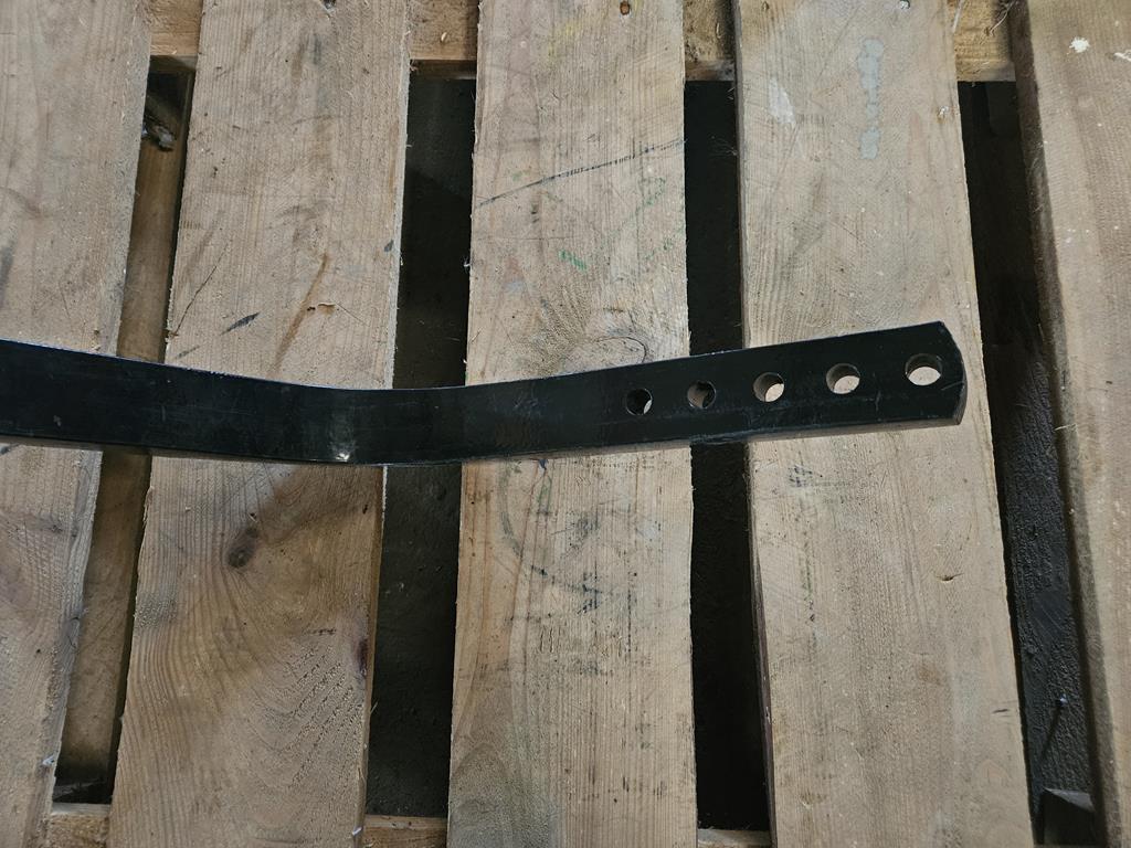 7 Wspornik błotnika 82027913