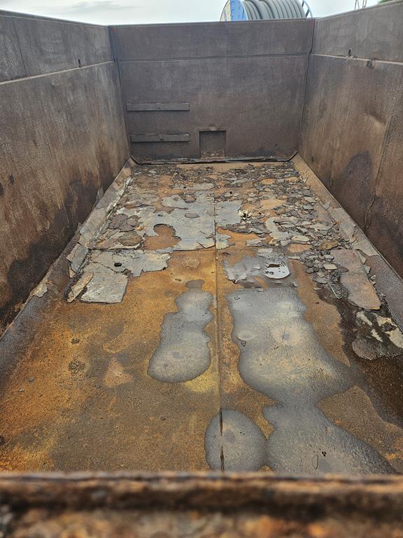 04 Przyczepa rolnicza skorupowa Bailey